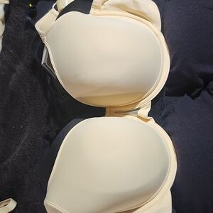 Underoutfit 36D cream colored bra